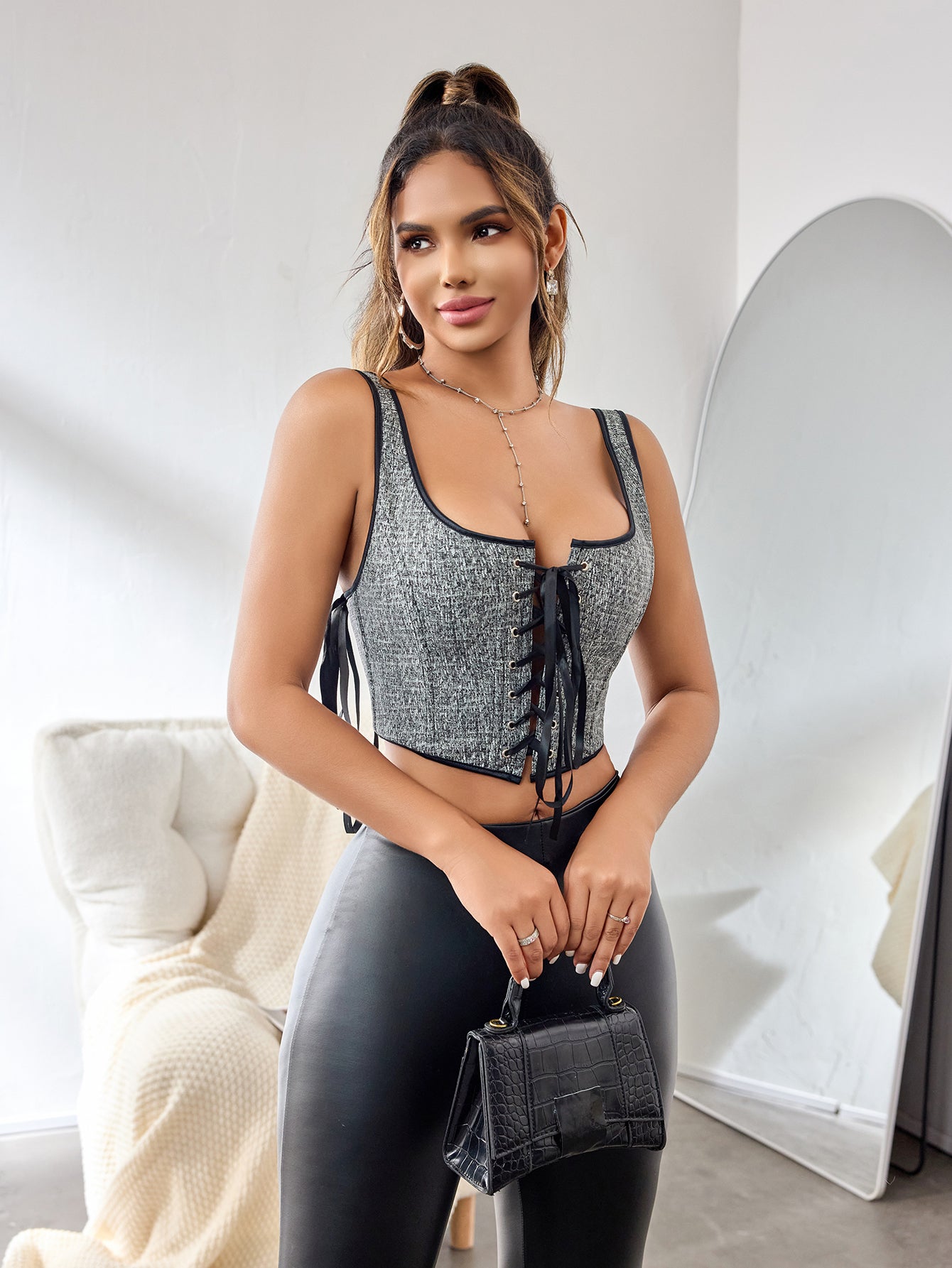 Corsé Top Gris con Amarre Frontal y Lateral Ajustable